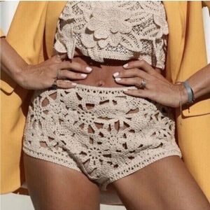ZARA NEW WOMAN SS23 ECRU
CROCHET SHORT sz S